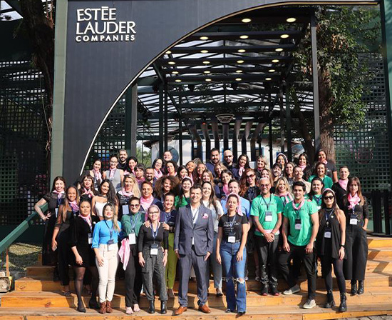 Elizabeth Hurley becomes Spokesmodel for The Estée Lauder Companies’ Breast Cancer Campaign.